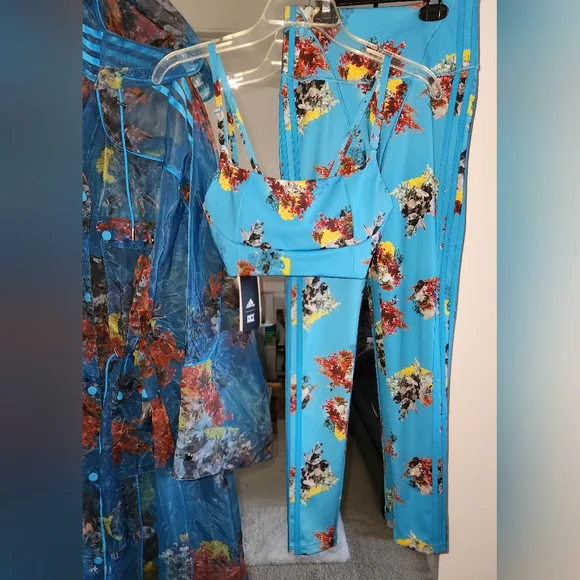 NWT Adidas x Ivy Park Cover Up, Tights, & Bra | Crystal AOP/Shock Cyan, XS - Picture 5 of 8